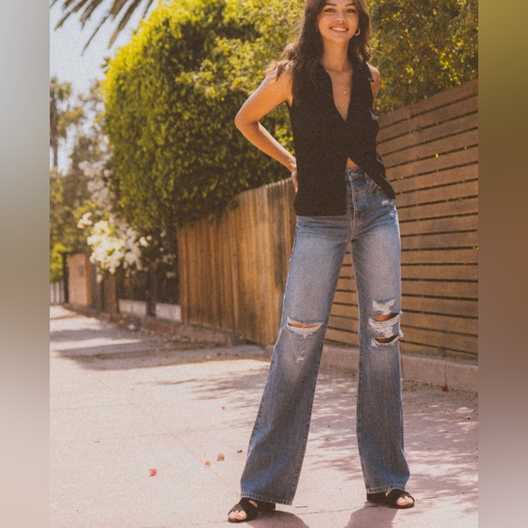 Lydia Ultra High Rise 90’s Flare Jeans - Picture 3 of 12